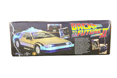 Diamond Select Toys: Back to the Future Part II: Time Machine 1/15th Scale (shelf wear)