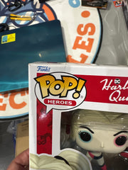 Funko POP! Heroes: DC Comics Harley Quinn - Harley Quinn with Mallet Figure #494 (small crease)