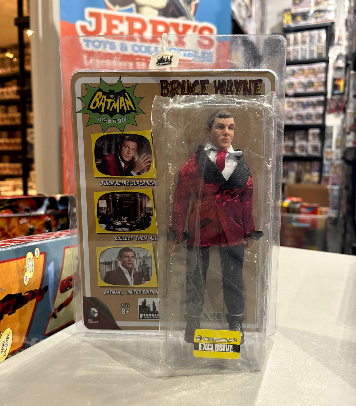 Figures Toy Company: Batman Classic Tv Series - Bruce Wayne Lounge Jacket Variant (Entertainment Earth Exclusive)