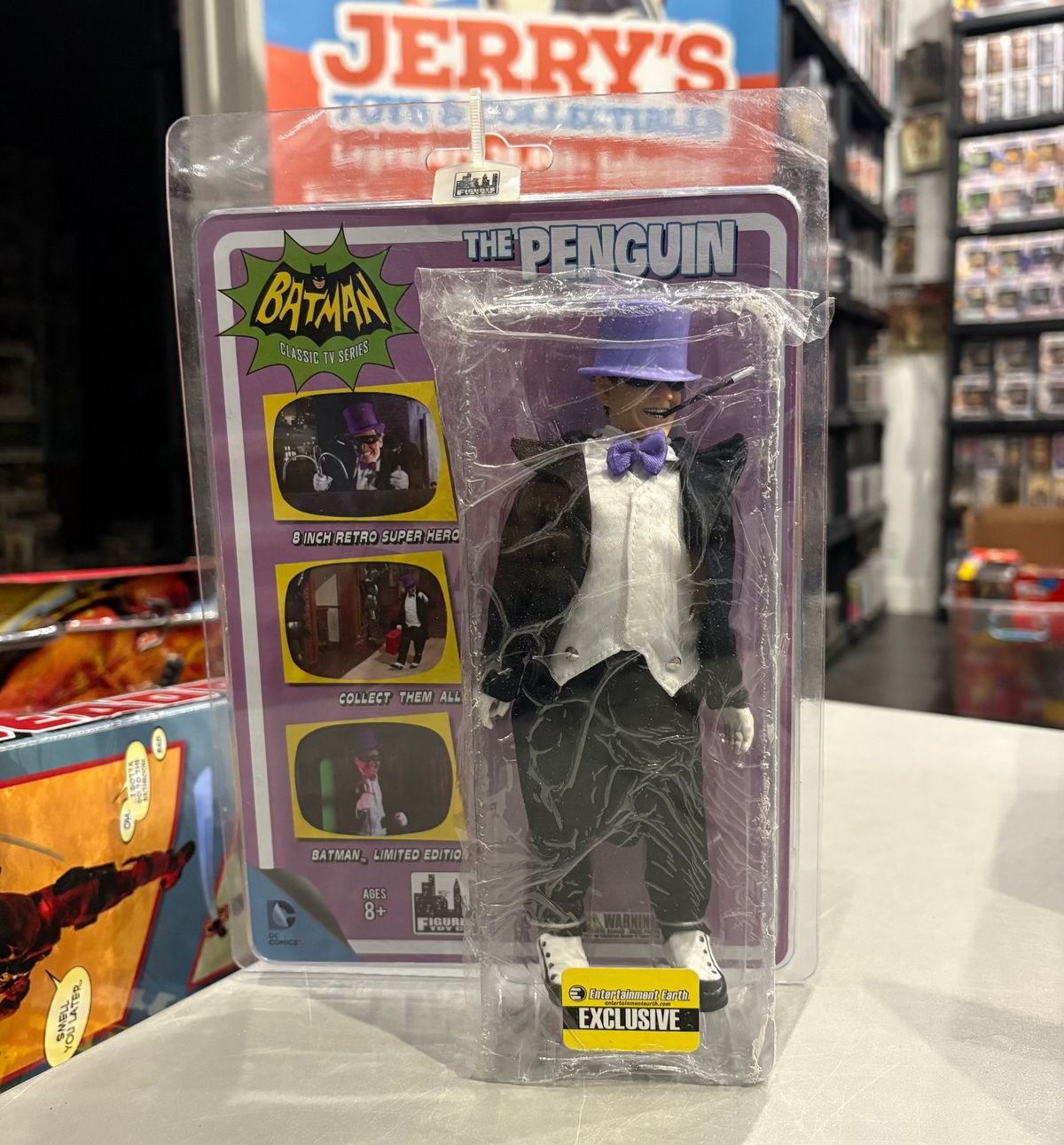 Figures Toy Company: Batman Classic Tv Series - The Penguin Black Mask Variant (Entertainment Earth Exclusive)