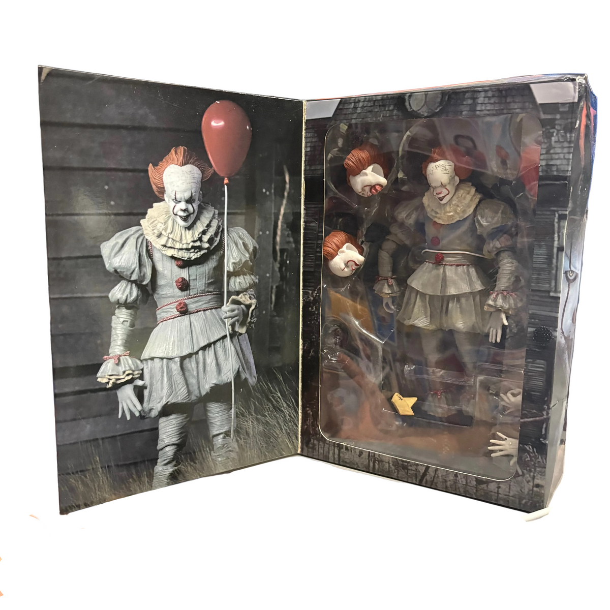 NECA IT: pennywise (box damage)