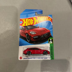 Hot Wheels Porsche Panamera Turbo S E-Hybrid Sport, HW Green Speed 2/10