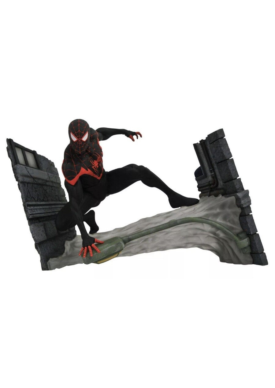 Diamond Select Toys: Marvel Spider-Man Miles Morales Pvc Diorama (GameStop Exclusive) [minor box damage]