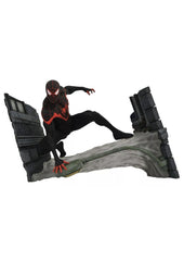 Diamond Select Toys: Marvel Spider-Man Miles Morales Pvc Diorama (GameStop Exclusive) [minor box damage]